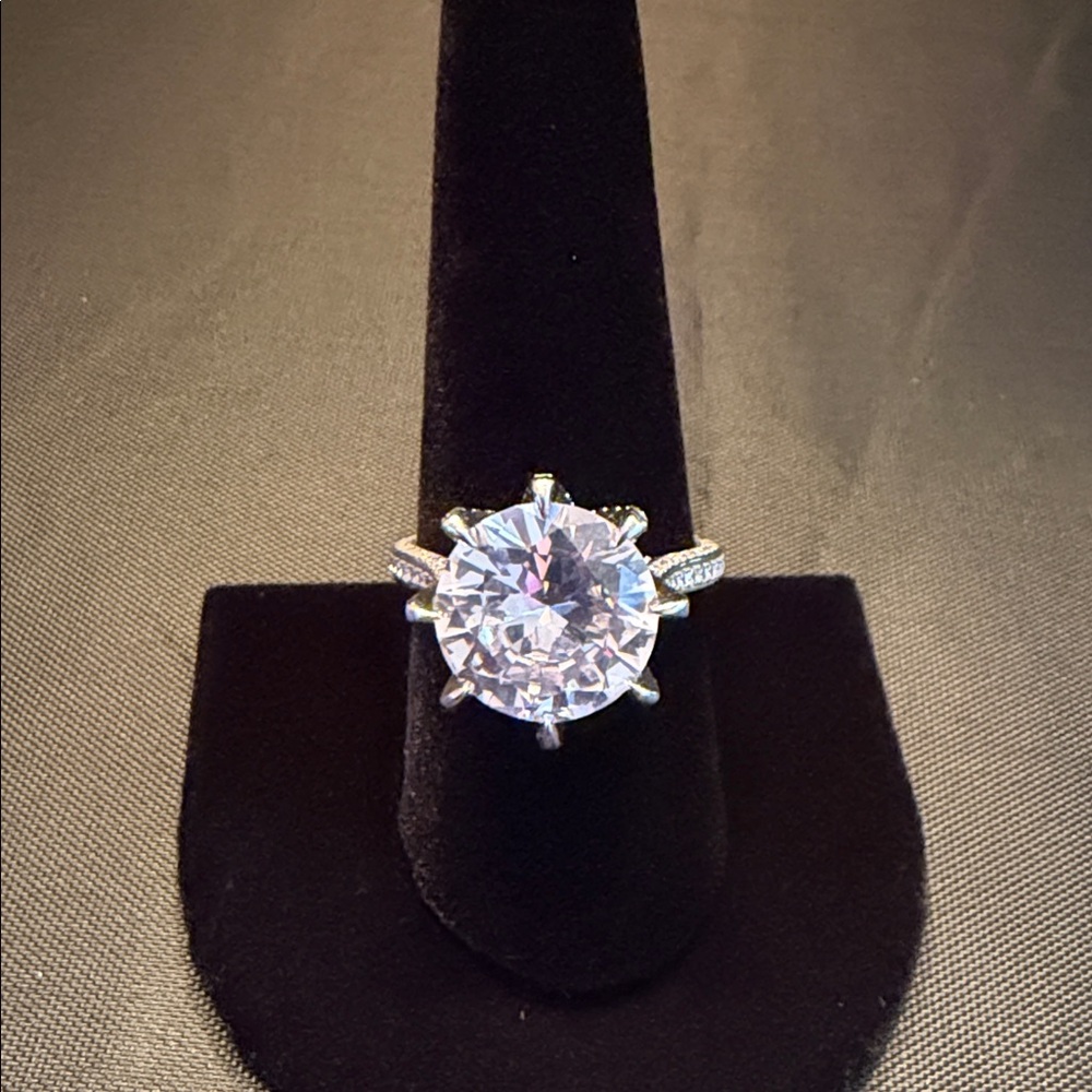 Elegant Silver Ring with Clear CZ
